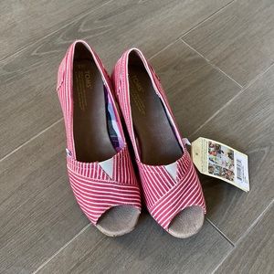 Toms wedges
